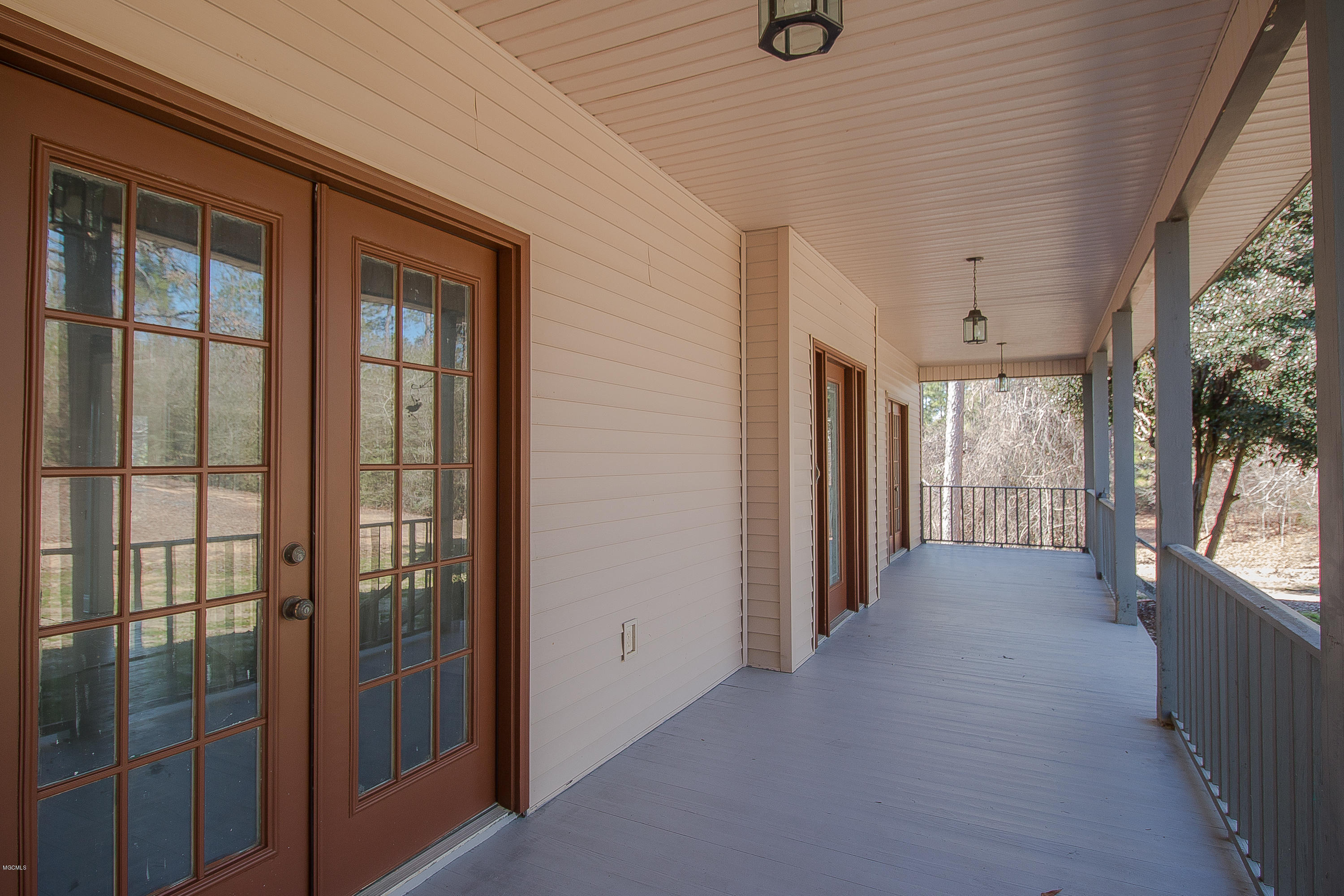 515 Magnolia Road, Unit H Lumberton, MS 39455 - Photo 37 of 39 Front Porch