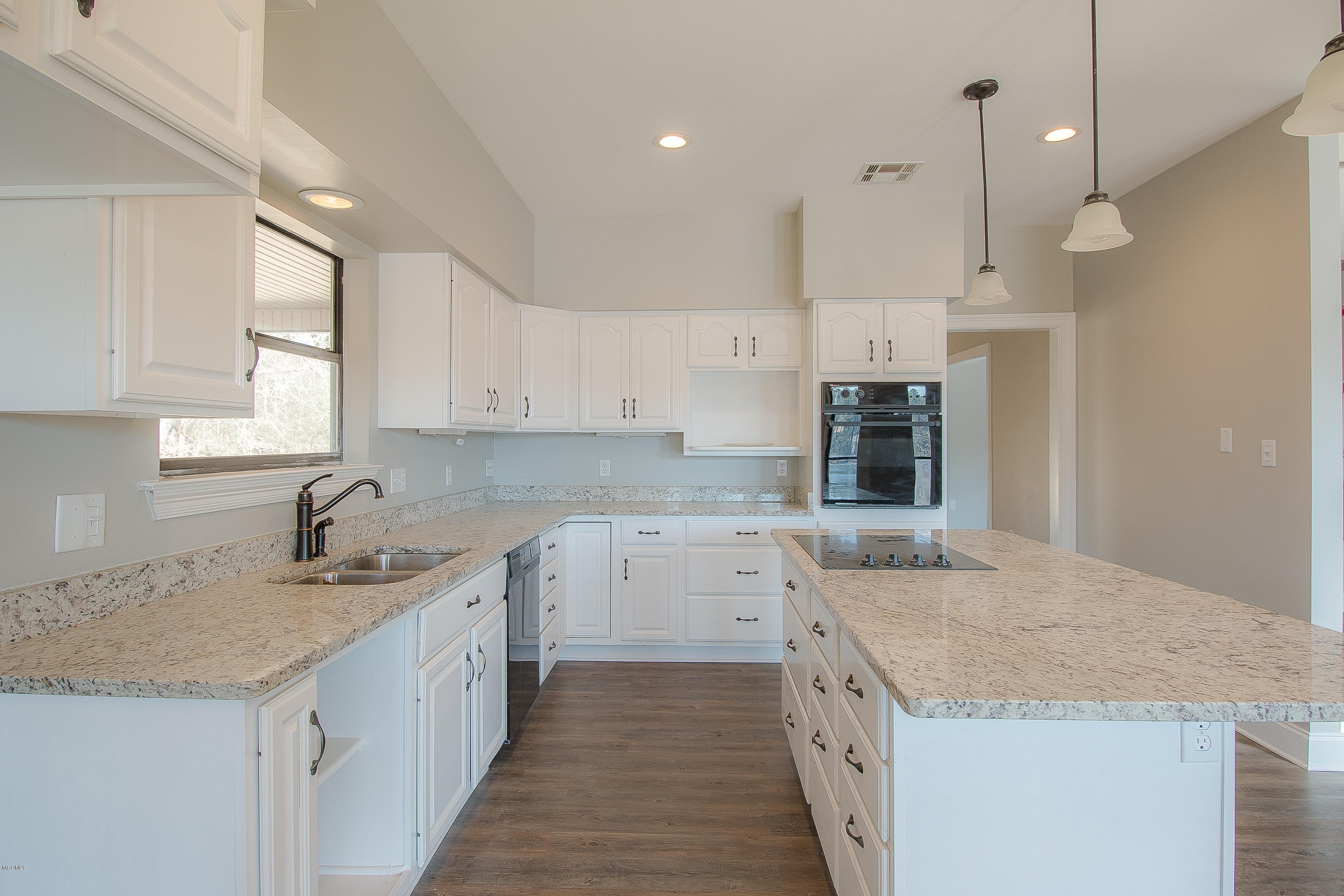 515 Magnolia Road, Unit H Lumberton, MS 39455 - Photo 5 of 39 Kitchen