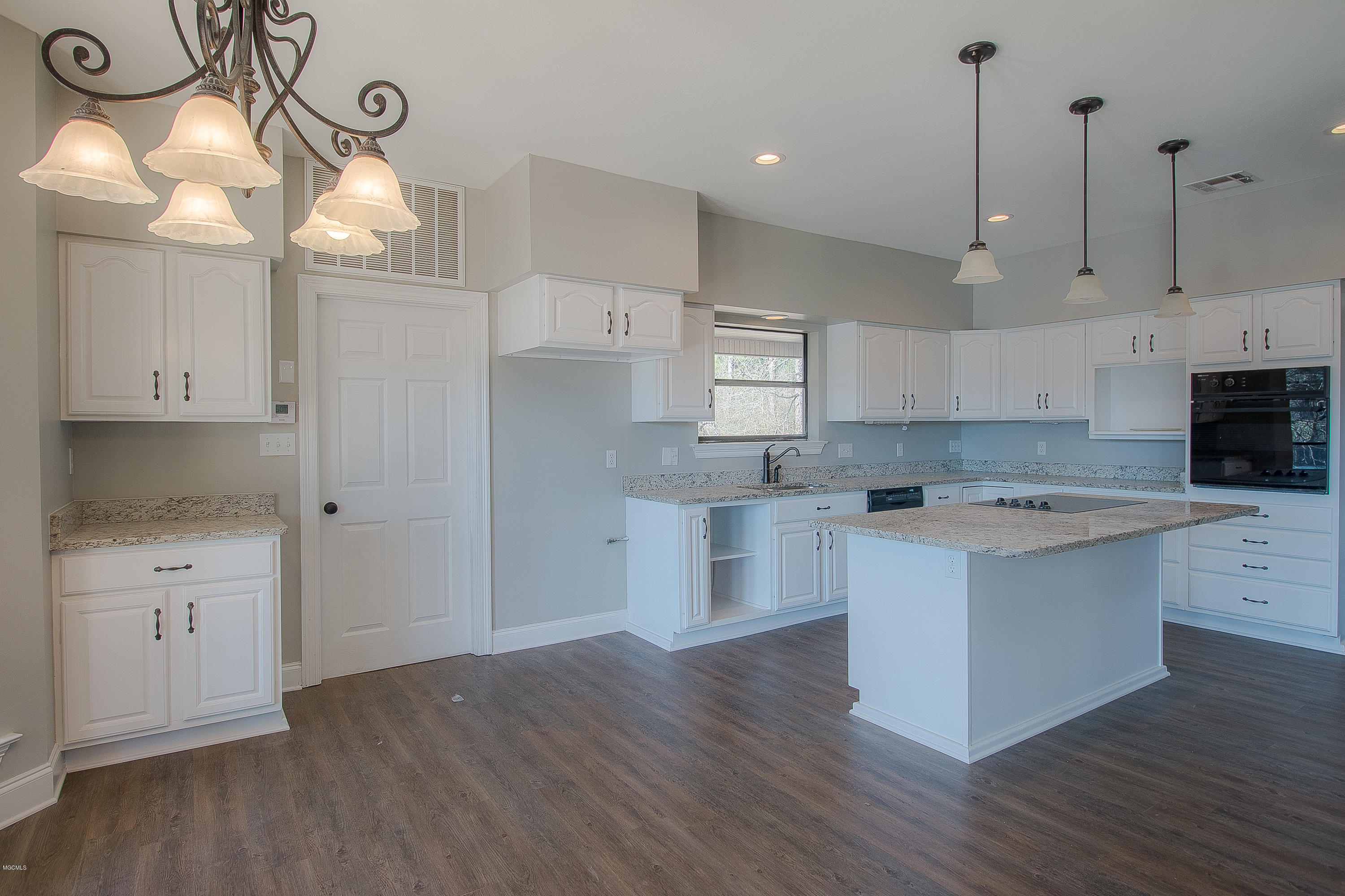 515 Magnolia Road, Unit H Lumberton, MS 39455 - Photo 6 of 39 Kitchen