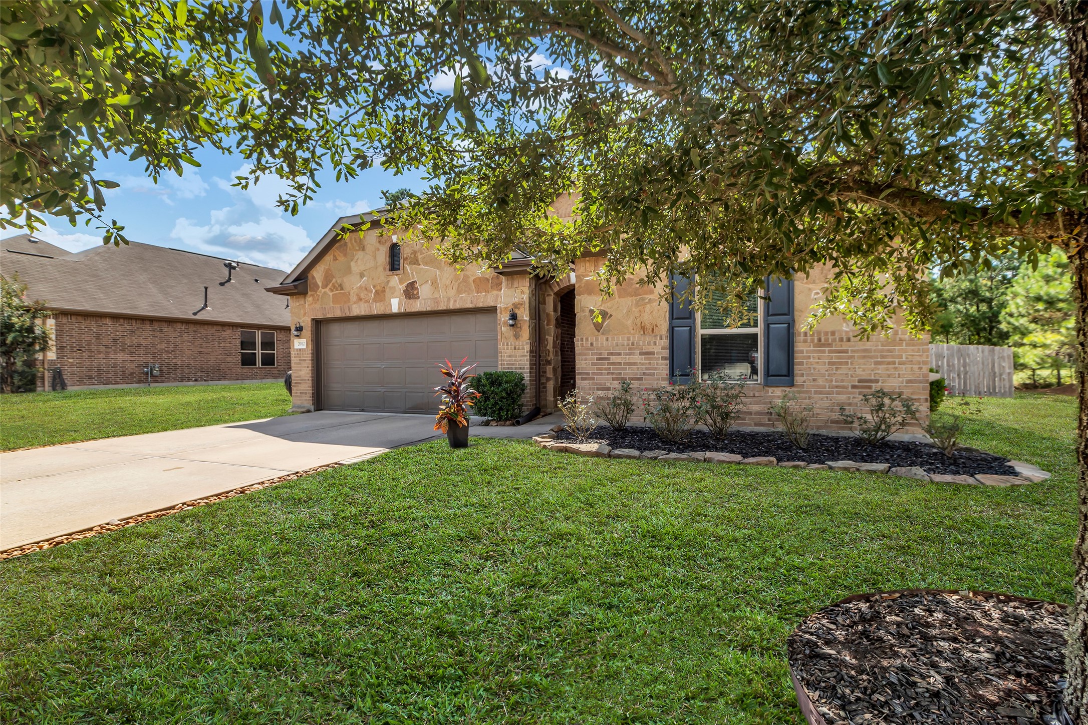 2012 Elkington Circle Conroe, TX 77304 - Photo 3 of 36