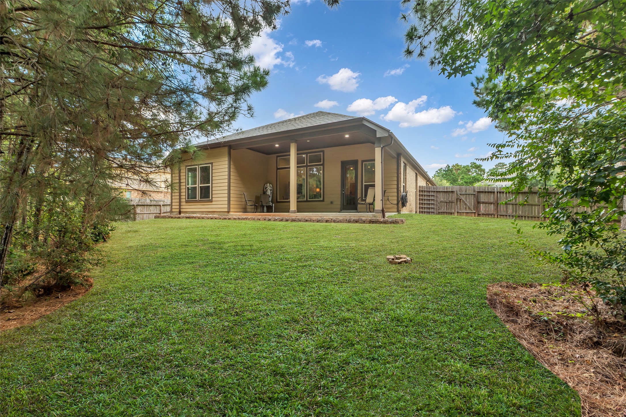 2012 Elkington Circle Conroe, TX 77304 - Photo 33 of 36