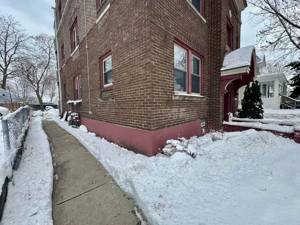$775 | 1515 Taylor Avenue, Unit 4, Racine, WI 53403