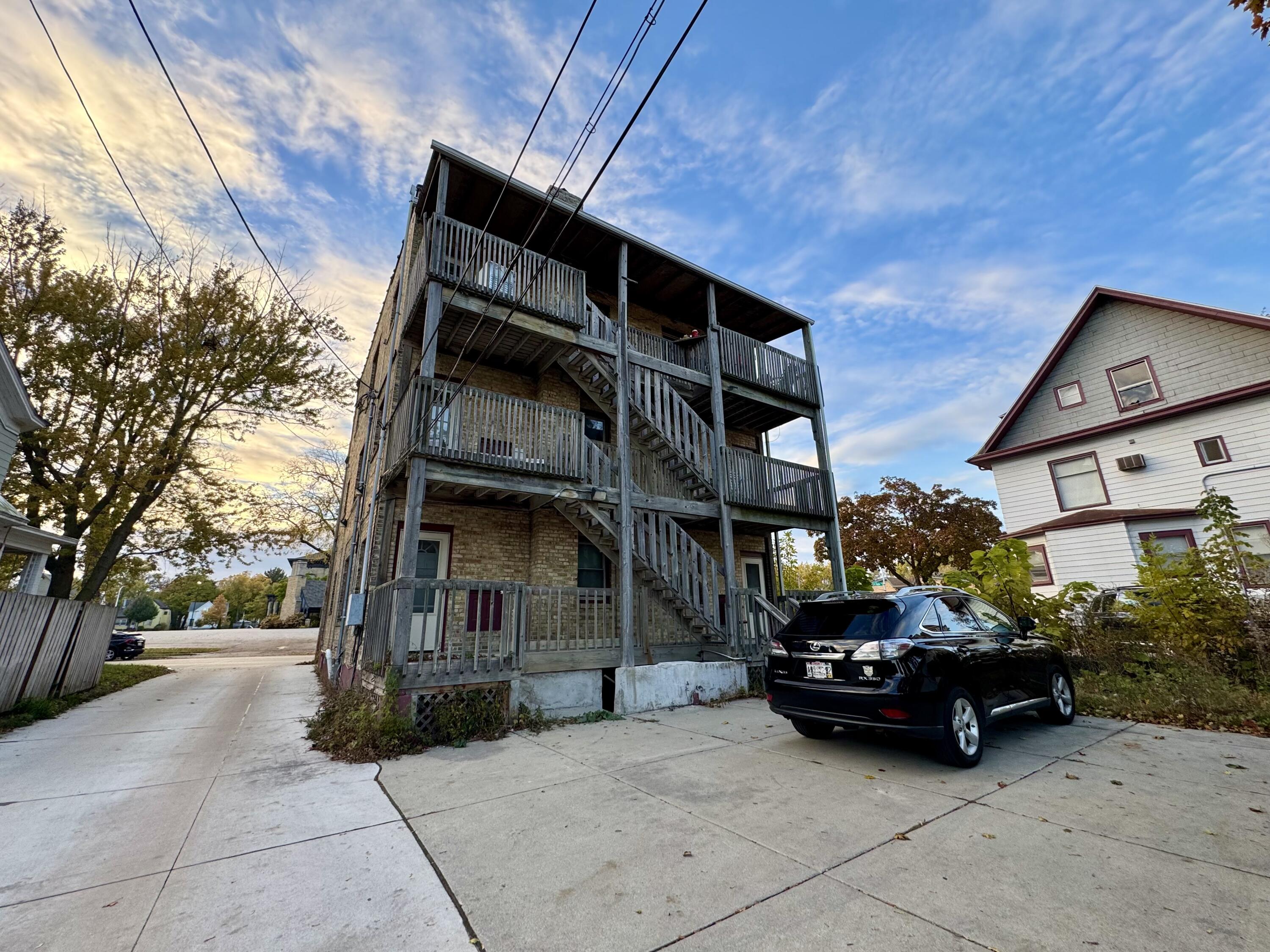 1515 Taylor Avenue, Unit 4 Racine, WI 53403 - Photo 15 of 18 Back of Building