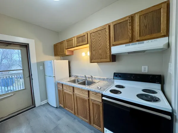 $775 | 1515 Taylor Avenue, Unit 4, Racine, WI 53403