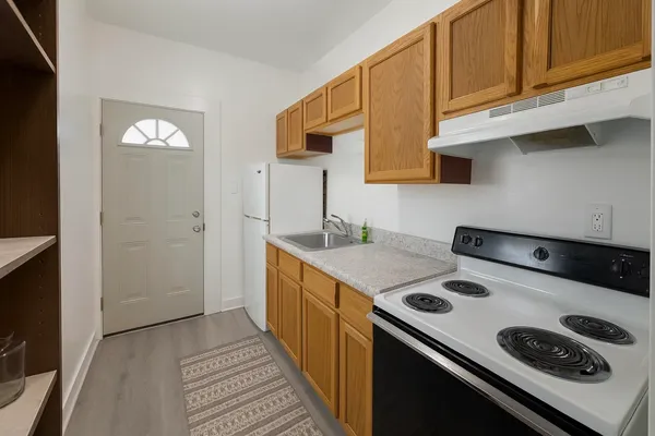 $775 | 1515 Taylor Avenue, Unit 4, Racine, WI 53403