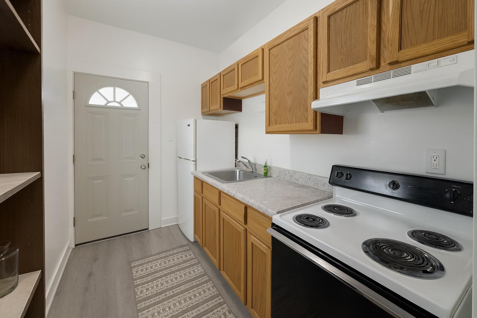1515 Taylor Avenue, Unit 4 Racine, WI 53403 - Photo 5 of 18 Kitchen