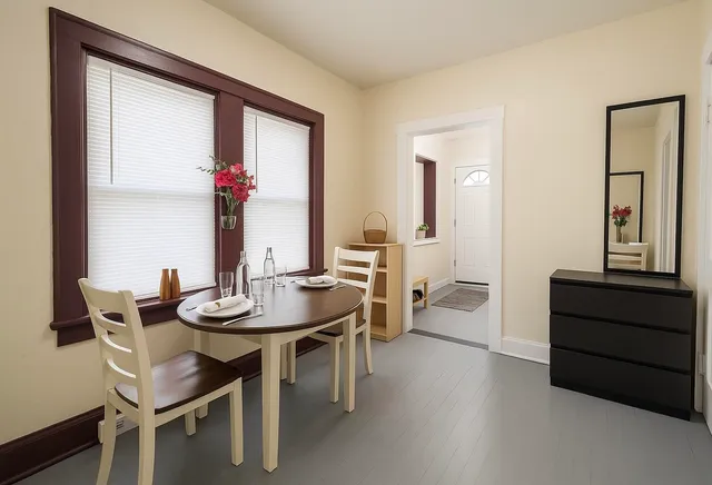 $850 | 1515 Taylor Avenue, Unit 4, Racine, WI 53403