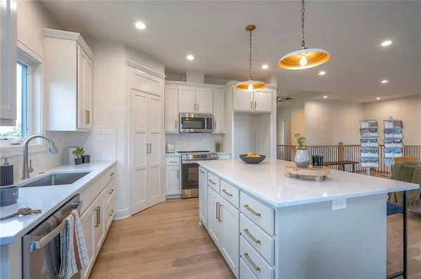 $779,900 | 15486 West 172nd Court, Olathe, KS 66062