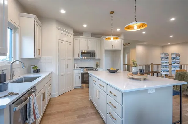 $784,900 | 15486 West 172nd Court, Olathe, KS 66062