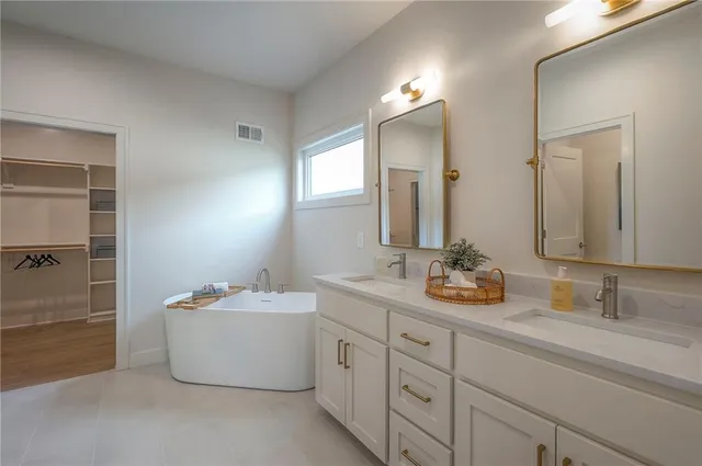 $784,900 | 15486 West 172nd Court, Olathe, KS 66062