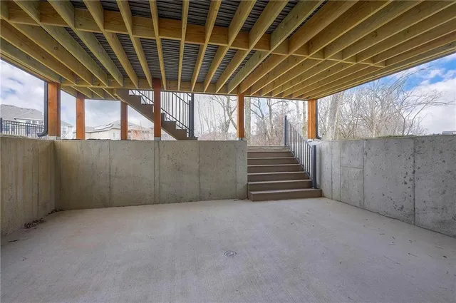 $784,900 | 15486 West 172nd Court, Olathe, KS 66062