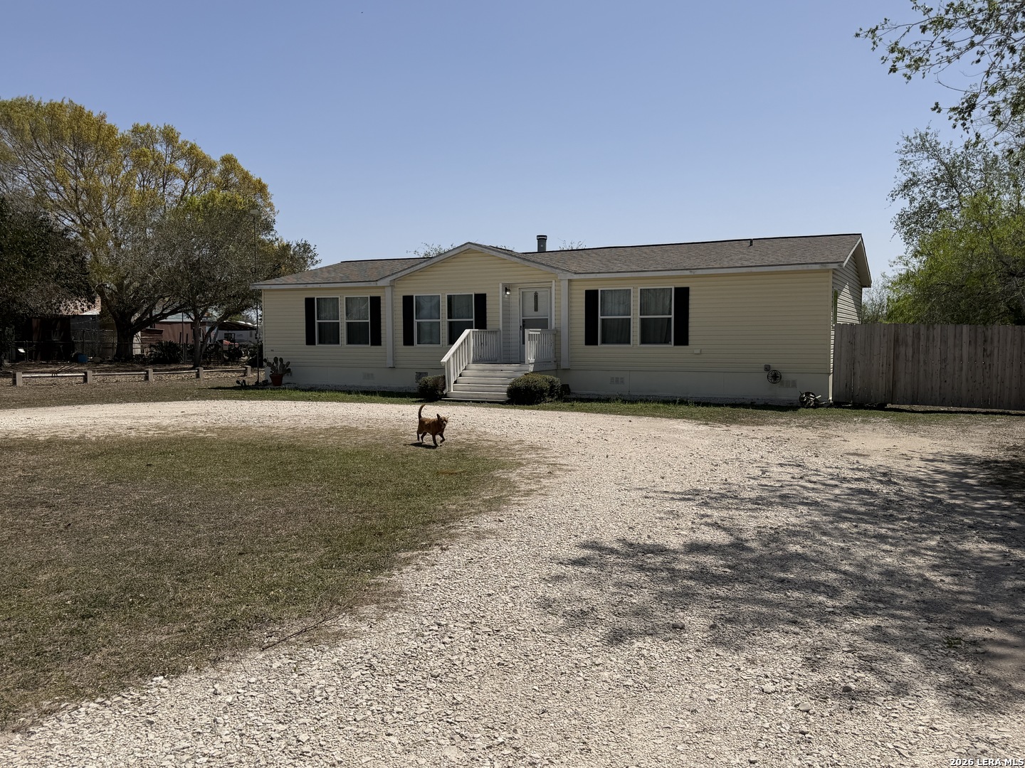 2462 Chase Road Beeville, TX 78102 - Photo 2 of 33