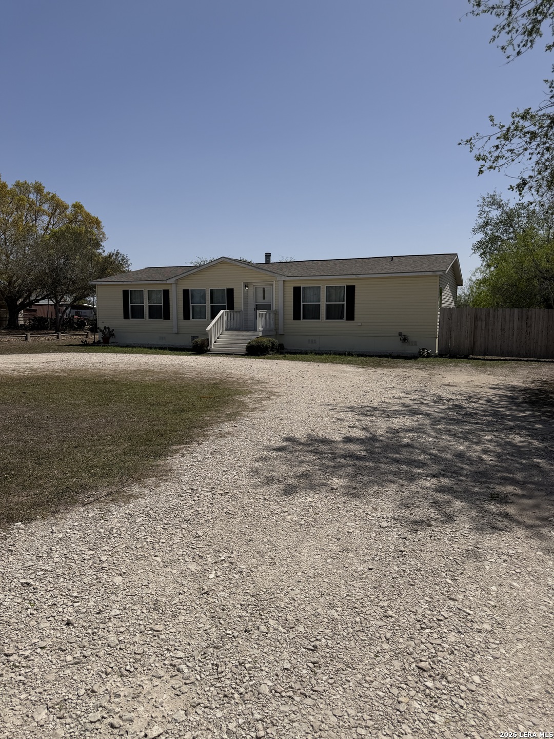 2462 Chase Road Beeville, TX 78102 - Photo 25 of 33