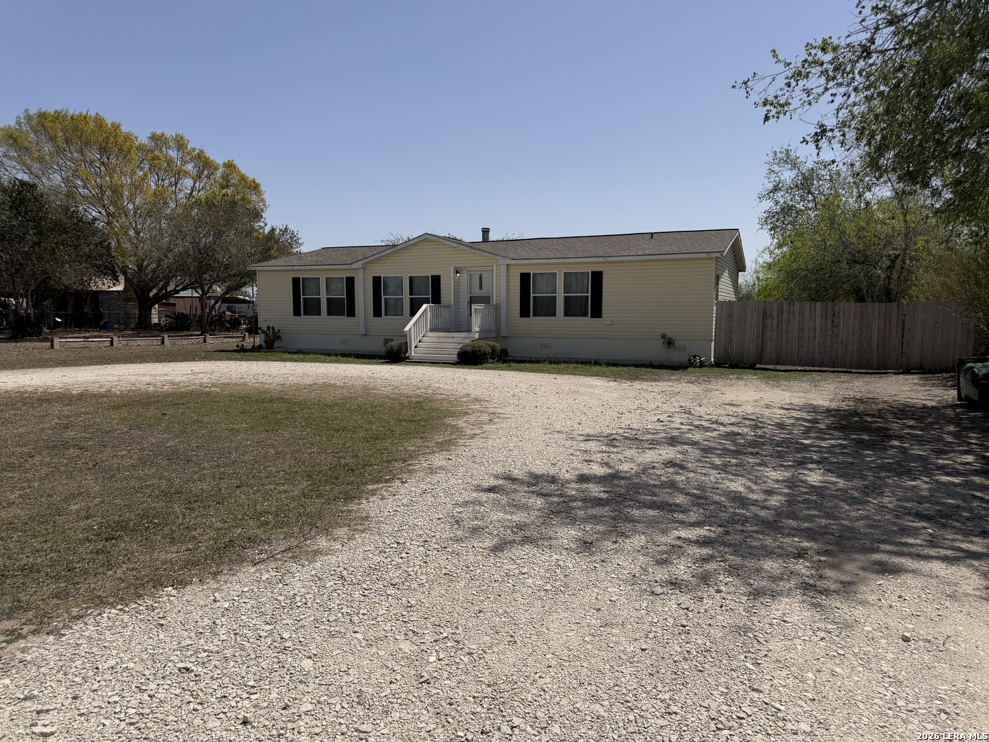2462 Chase Road Beeville, TX 78102 - Photo 26 of 33