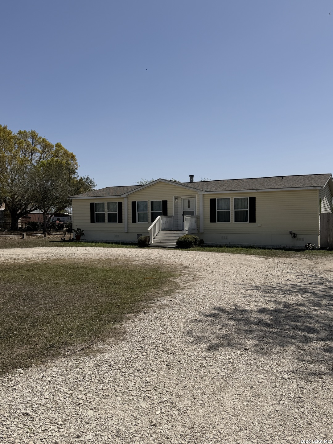 2462 Chase Road Beeville, TX 78102 - Photo 27 of 33