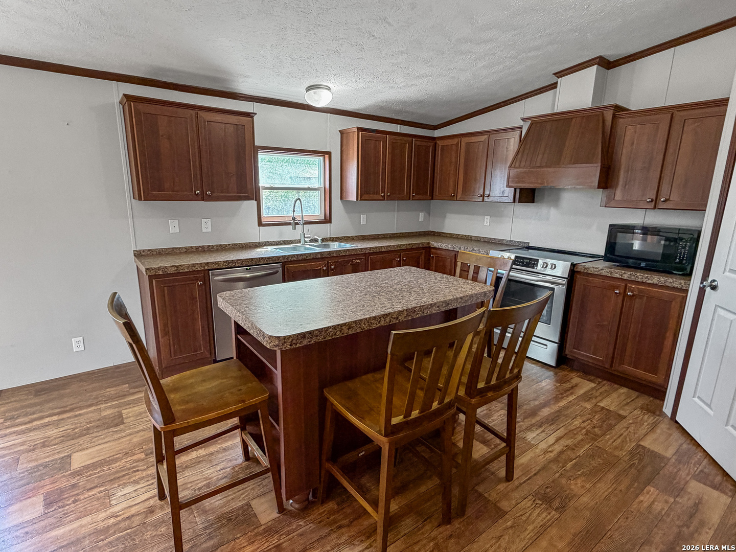 2462 Chase Road Beeville, TX 78102 - Photo 8 of 33