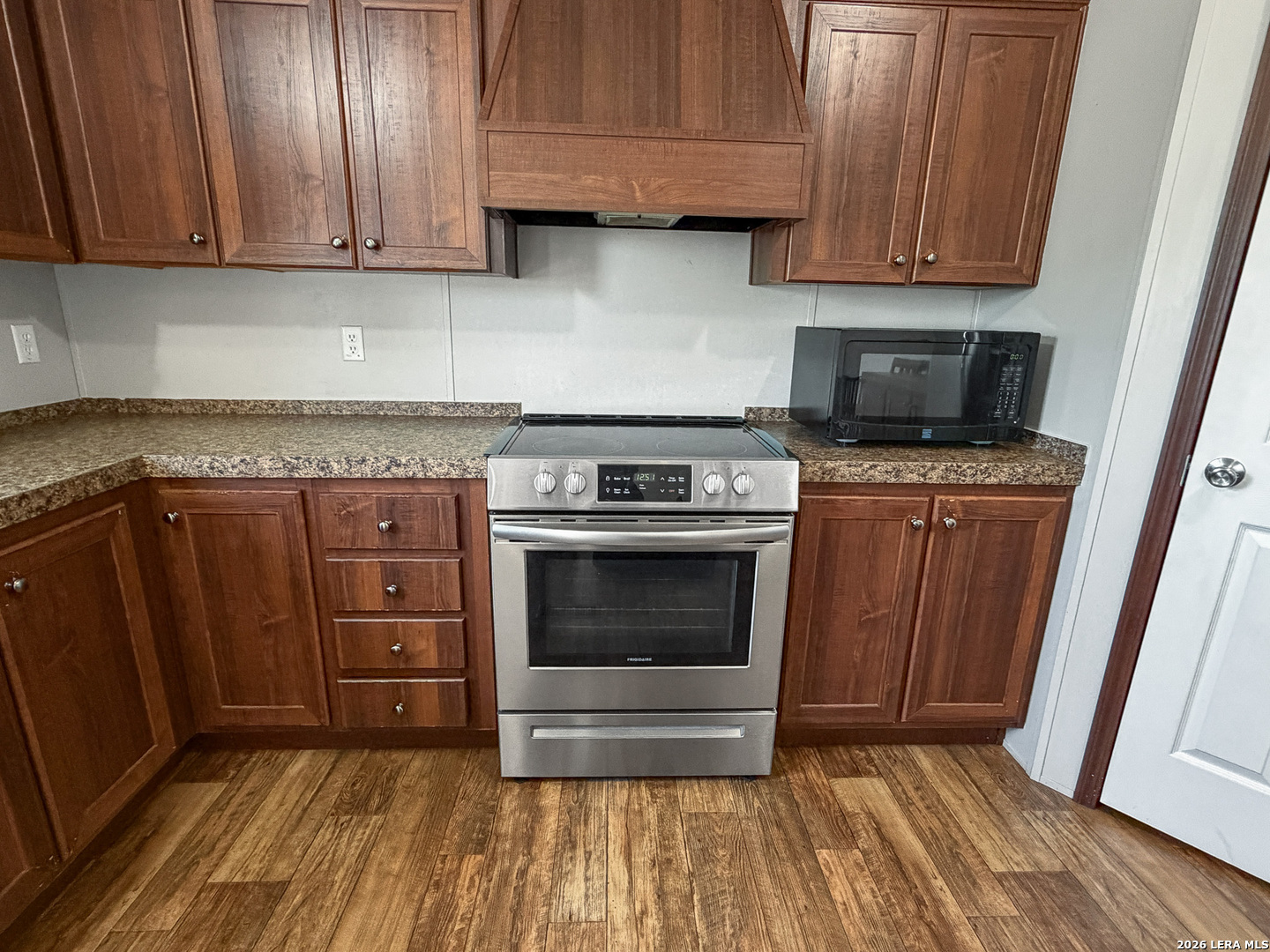 2462 Chase Road Beeville, TX 78102 - Photo 10 of 33