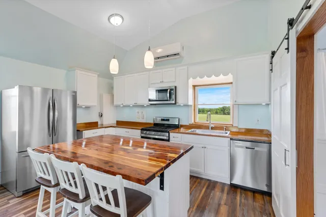 $475,000 | 3277 Neely Ferry Road, Laurens, SC 29360