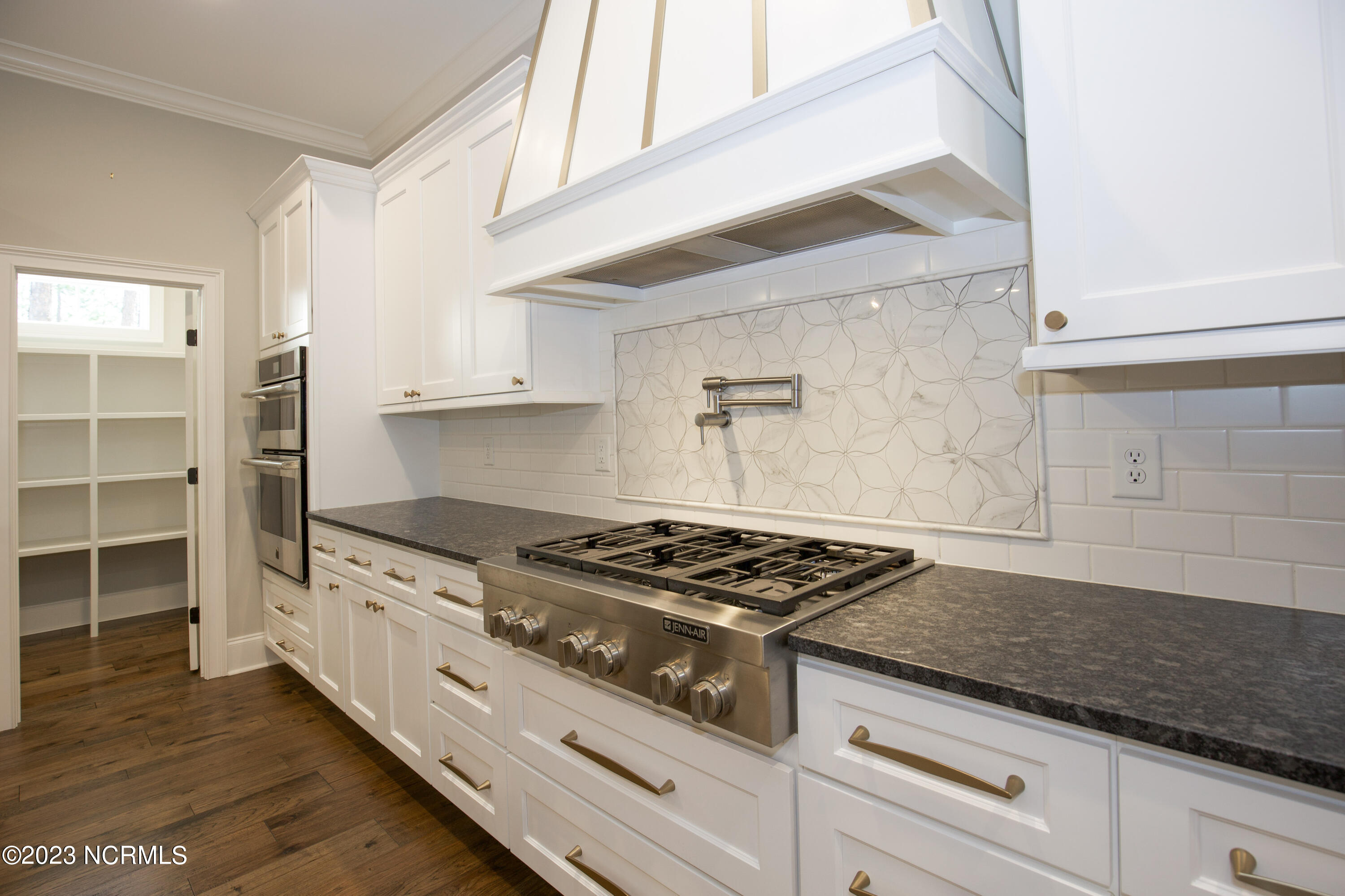 14 Birkdale Drive Pinehurst, NC 28374 - Photo 10 of 55 Kitchen