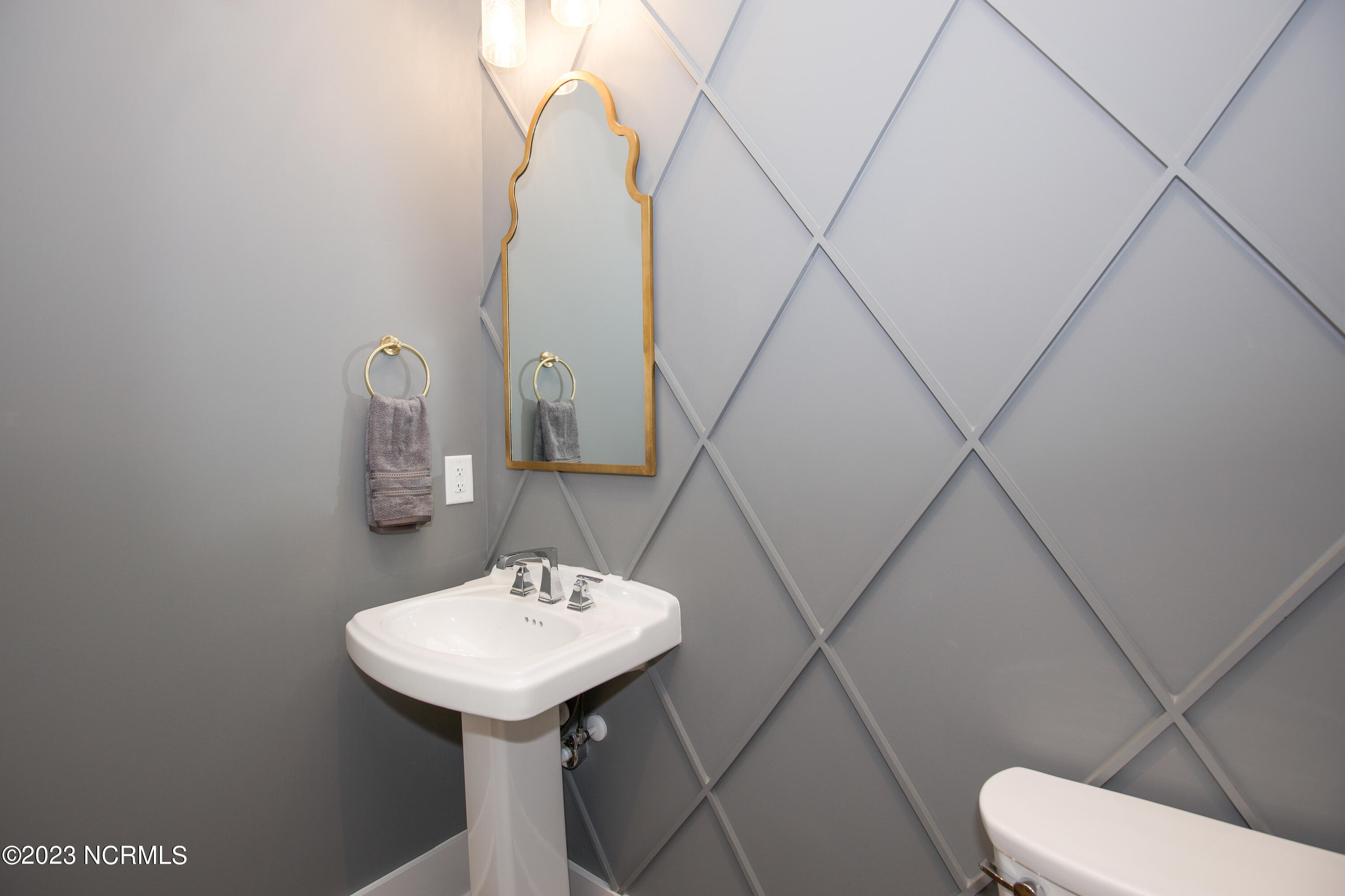 14 Birkdale Drive Pinehurst, NC 28374 - Photo 31 of 55 Powder Room