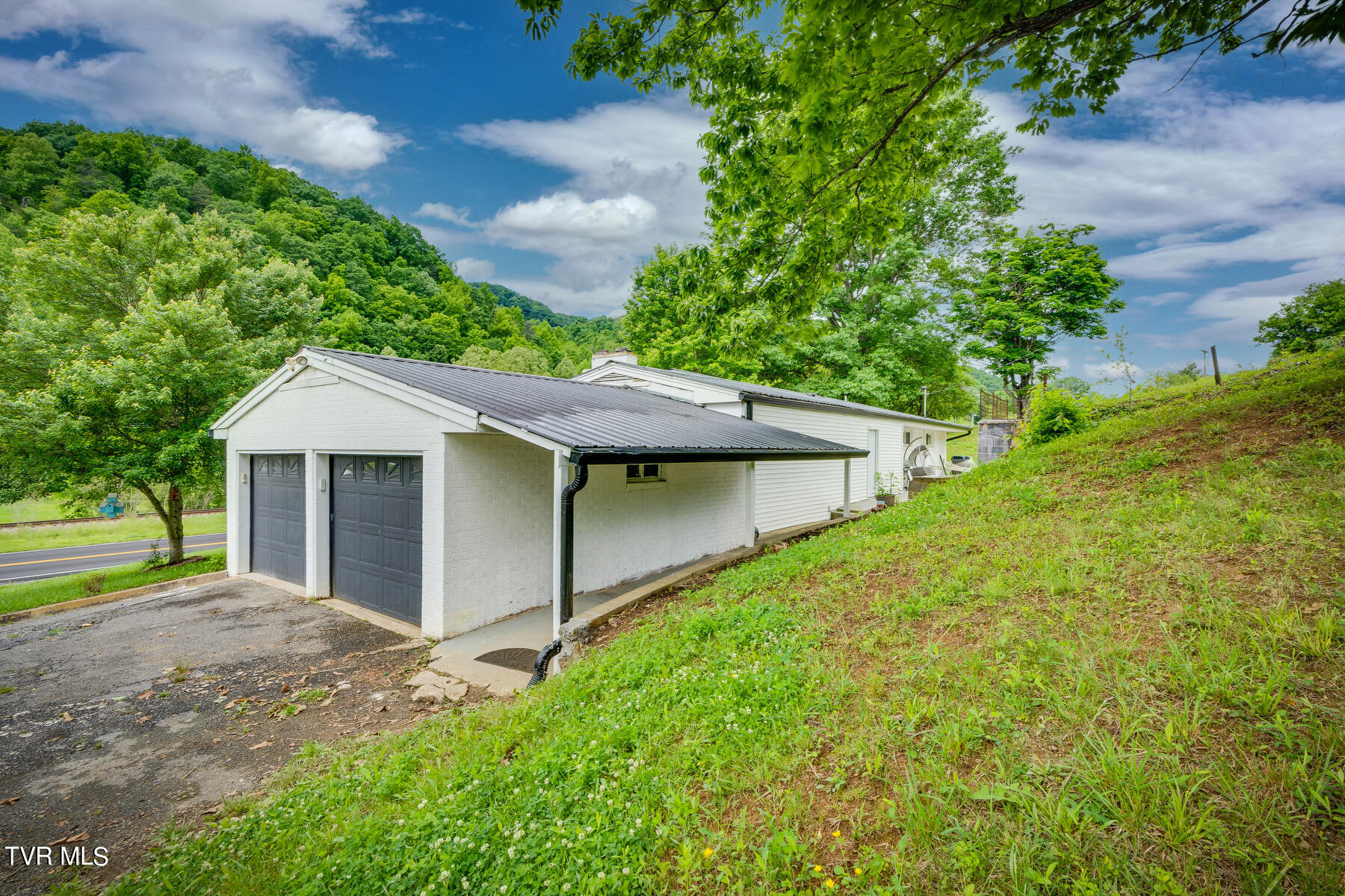 404 Daniel Boone Road Gate City, VA 24251 - Photo 30 of 35 030