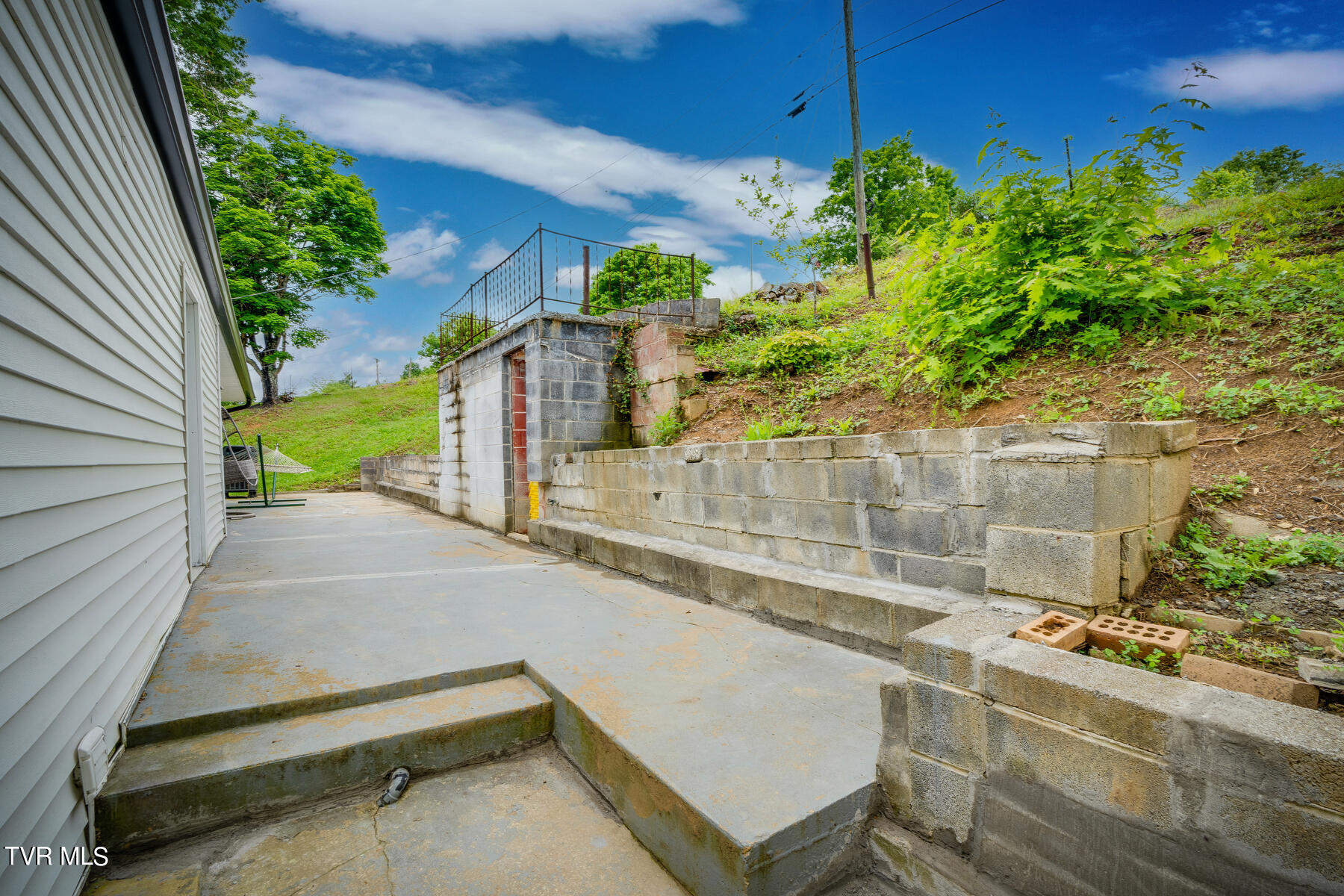 404 Daniel Boone Road Gate City, VA 24251 - Photo 32 of 35 032