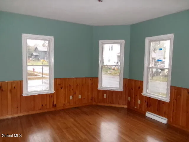 $177,500 | 1 2nd Avenue, Mayfield, NY 12117