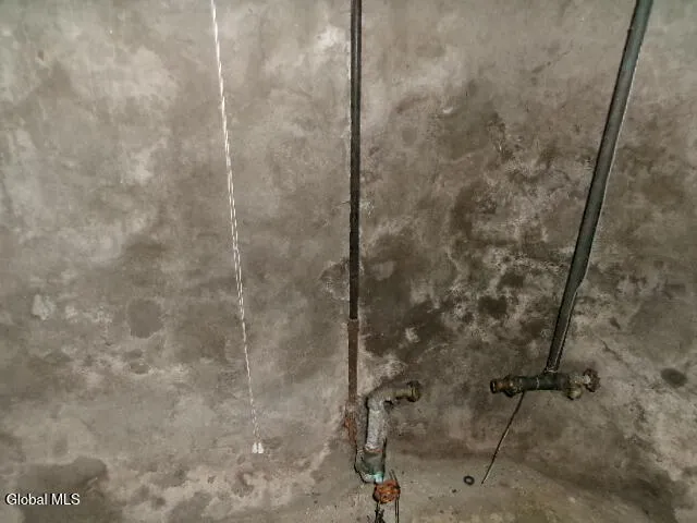 $177,500 | 1 2nd Avenue, Mayfield, NY 12117