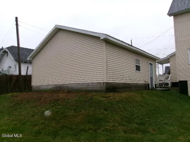 $177,500 | 1 2nd Avenue, Mayfield, NY 12117