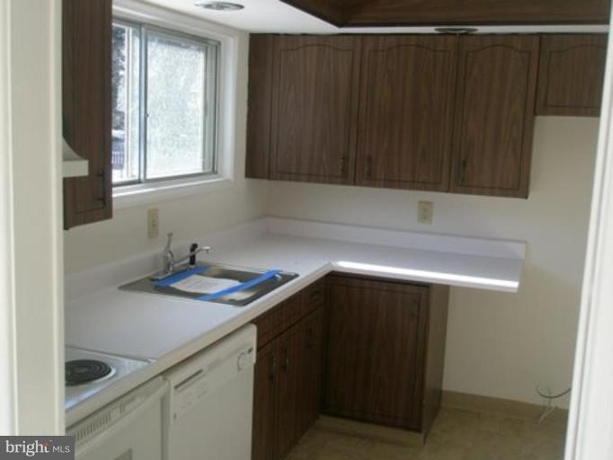 1015 Hallimont Road Catonsville, MD 21228 - Photo 3 of 6 Kitchen