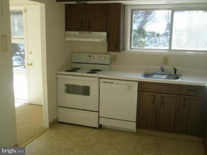 1015 Hallimont Road Catonsville, MD 21228 - Photo 4 of 6 Kitchen #2