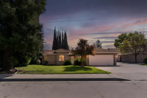 $399,000 | 2019 Oak Street, Selma, CA 93662