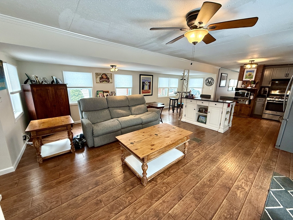 868 Southampton Road, Unit 70 Westfield, MA 01085 - Photo 3 of 21