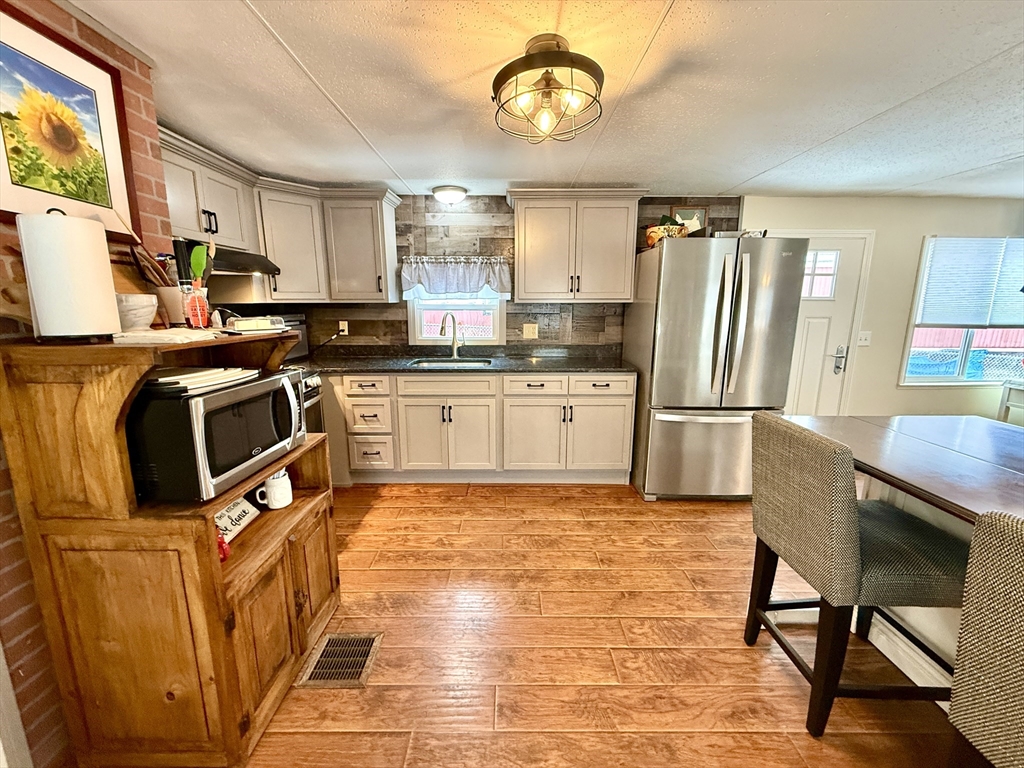 868 Southampton Road, Unit 70 Westfield, MA 01085 - Photo 7 of 21