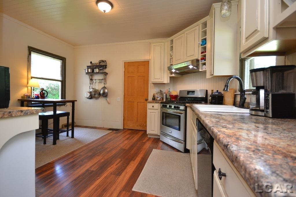 112 Locust Street Clinton, MI 49236 - Photo 8 of 49 50046979-7.JPG