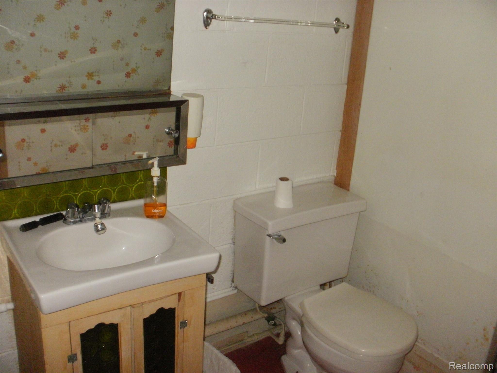 16044 Meadowbrook Road Redford, MI 48239 - Photo 21 of 26 Bsmt. full bath