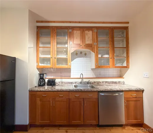 $1,700 | 1015 White Place, Utica, NY 13501