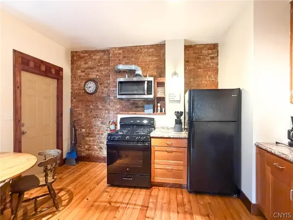 $1,700 | 1015 White Place, Utica, NY 13501