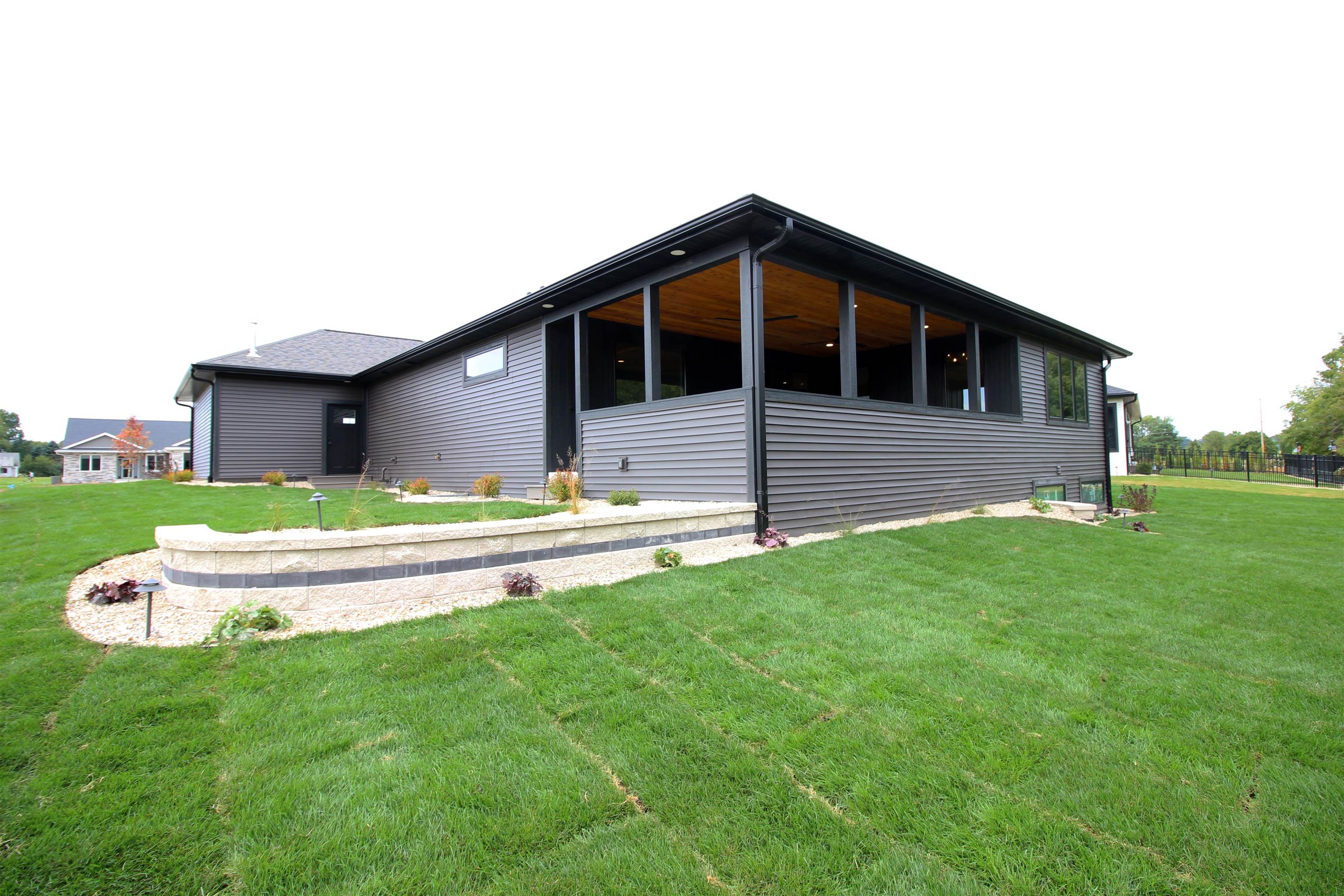 334 Ridge View, Unit 30 Milton, WI 53563 - Photo 11 of 62