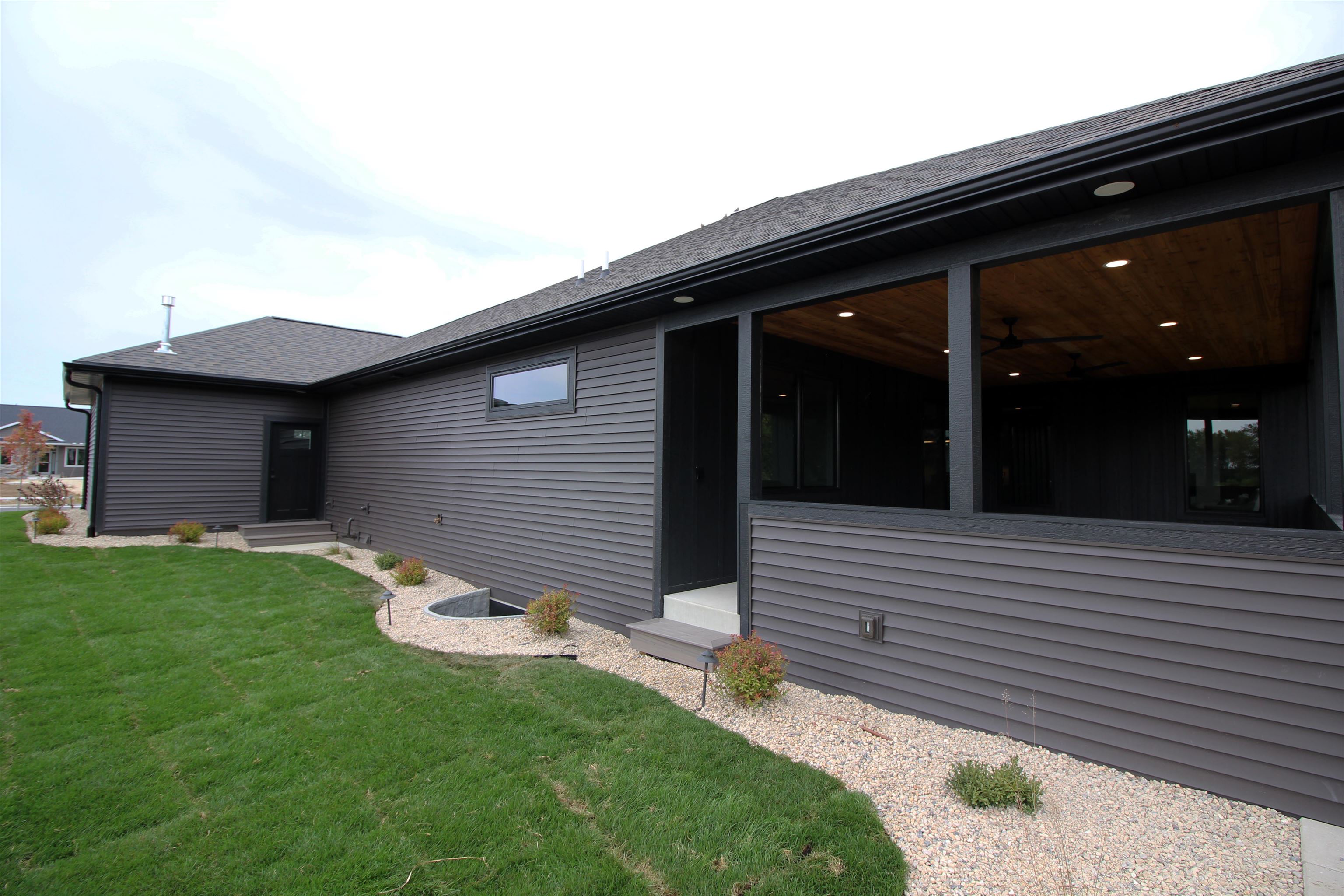 334 Ridge View, Unit 30 Milton, WI 53563 - Photo 9 of 62