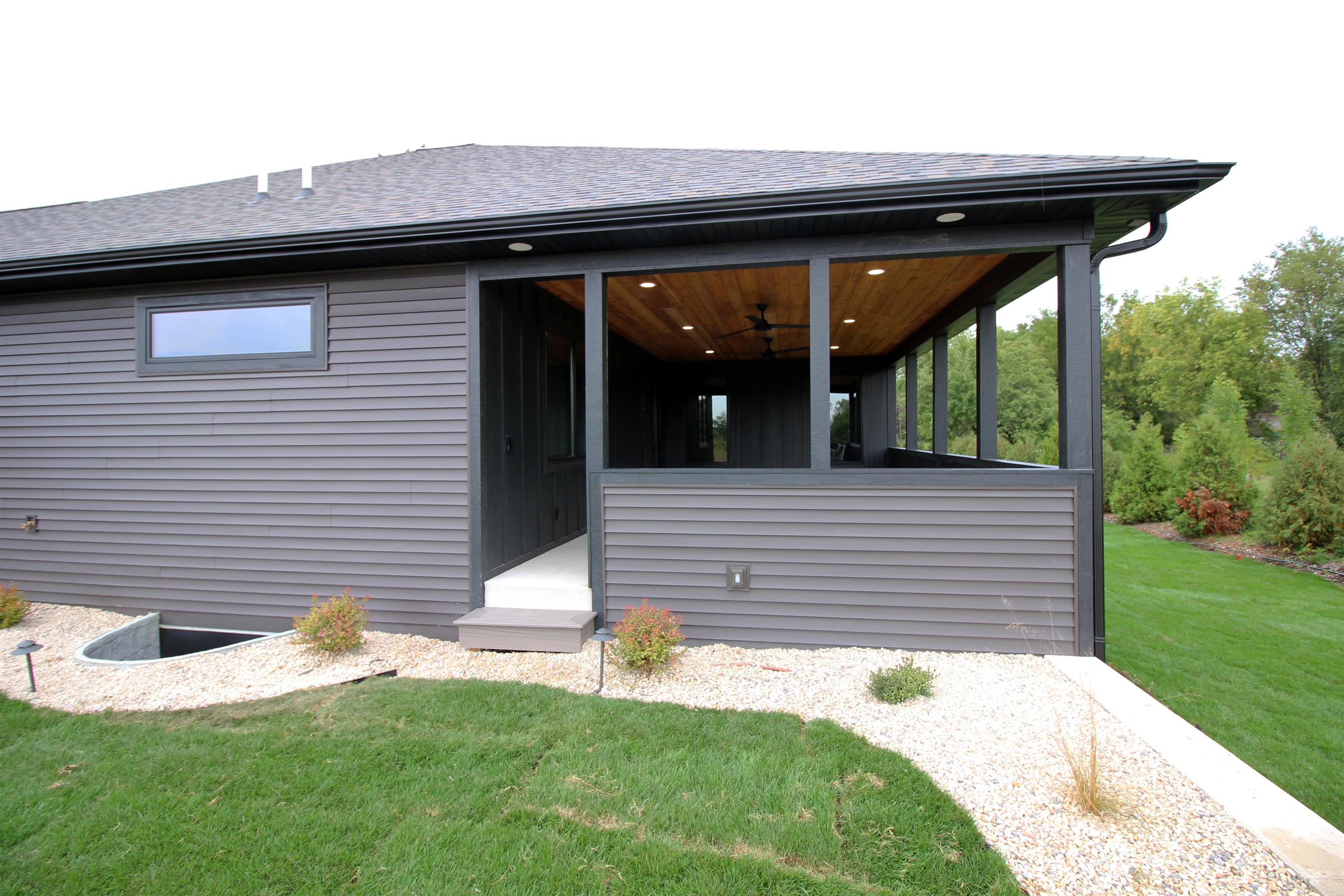 334 Ridge View, Unit 30 Milton, WI 53563 - Photo 10 of 62