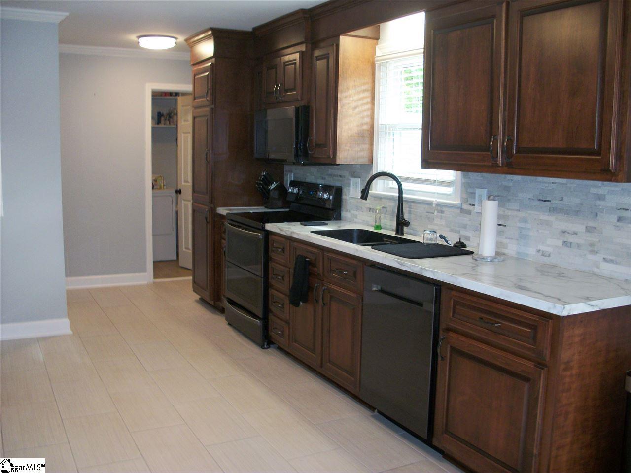 707 Watkins Road Greenville, SC 29617 - Photo 3 of 30 Gallery Image 3