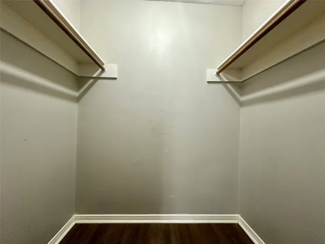 a view of house with a yard