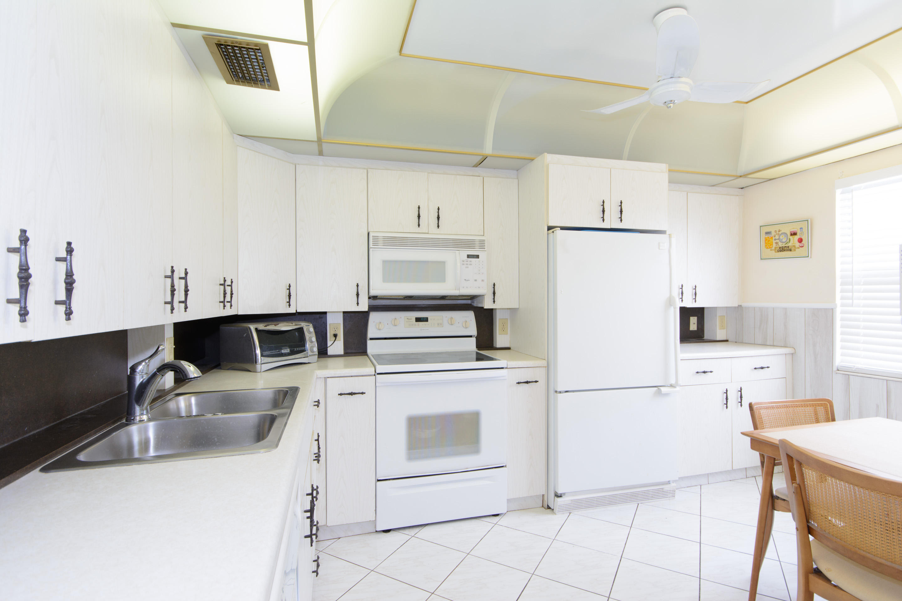 4073 Guildford East Boca Raton, FL 33434 - Photo 7 of 13 Kitchen