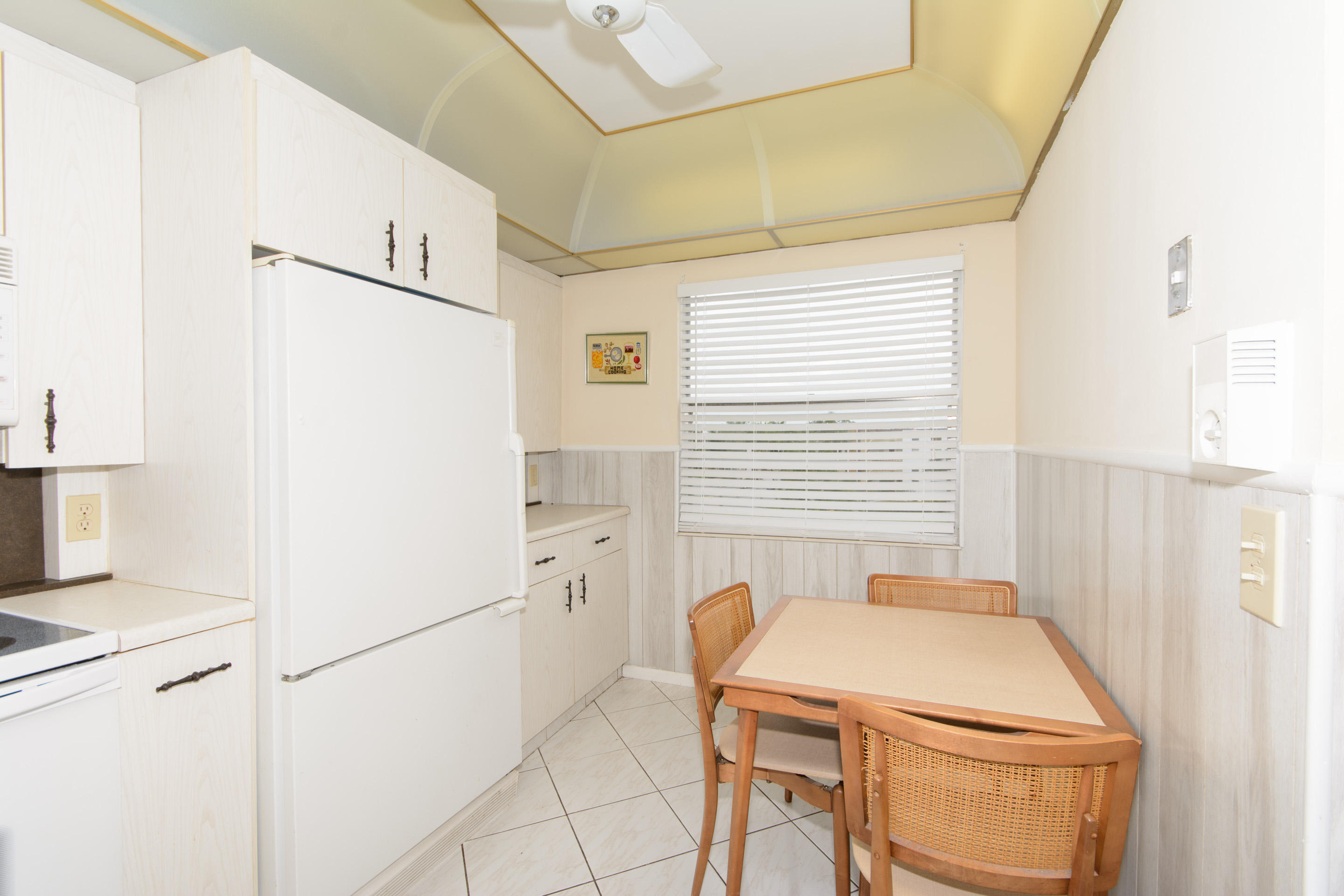 4073 Guildford East Boca Raton, FL 33434 - Photo 8 of 13 Kitchen