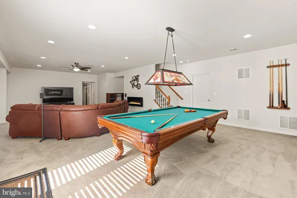 $995,000 | 7153 Comrie Court, Warrenton, VA 20187