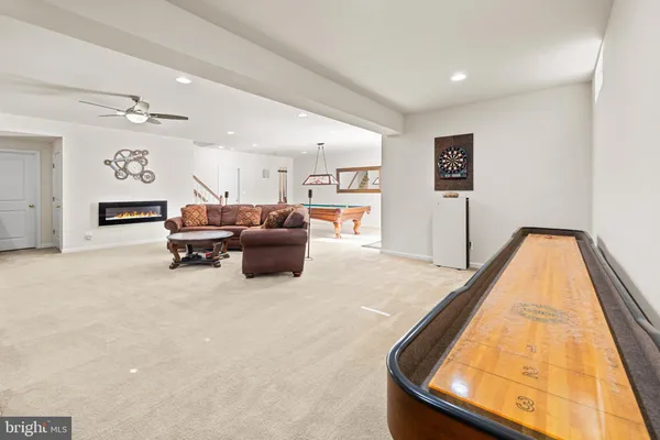 $995,000 | 7153 Comrie Court, Warrenton, VA 20187