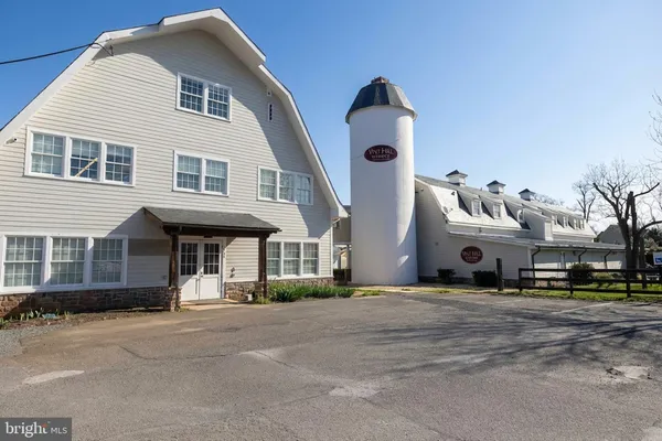 $995,000 | 7153 Comrie Court, Warrenton, VA 20187