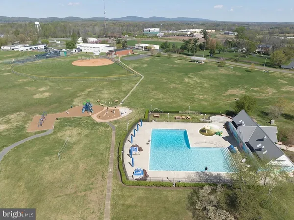 $995,000 | 7153 Comrie Court, Warrenton, VA 20187