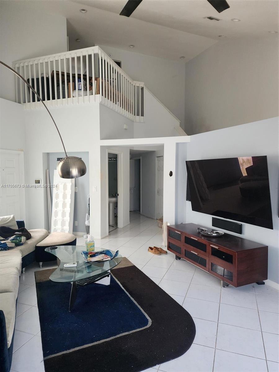 5121 Sabal Gardens Lane, Unit 1 Boca Raton, FL 33487 - Photo 3 of 14